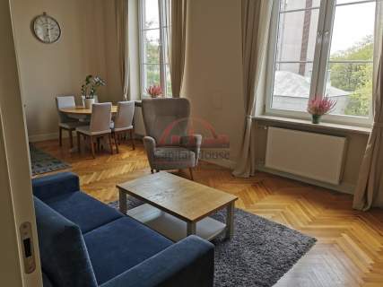 Dwupokojowe w kamienicy Stare Miasto
