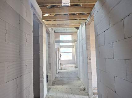 Nowy dom w lesie dla rodziny , działka 4.900m2 , surowy , 