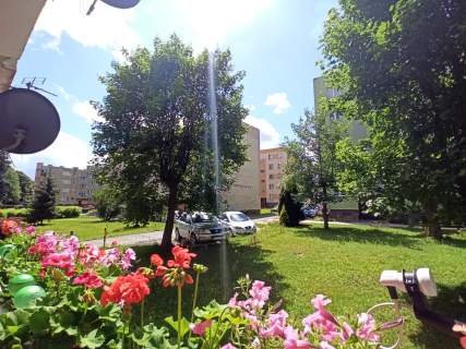 Przytulna kawalerka z balkonem i osobną kuchnią na parterze