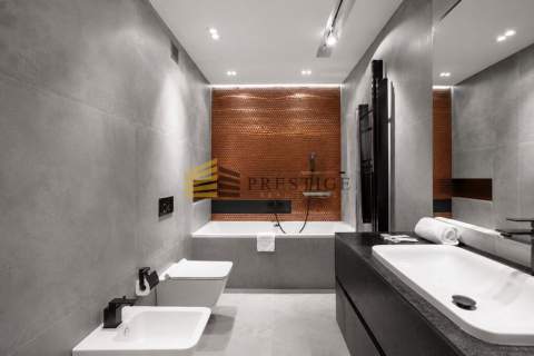 Stylowy Loft z Balkonem Siłownia Fitness