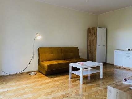 Muranów, bardzo ciche z dużym balkonem. Pierwsze piętro