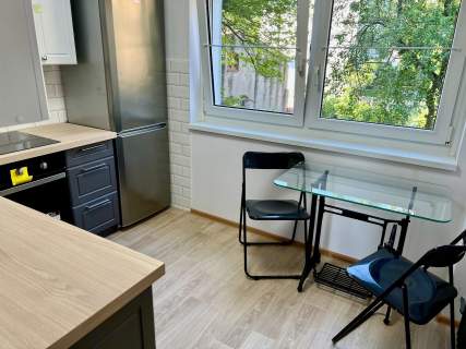 Ulica Ciasna, trzy samodzielne pokoje po remoncie