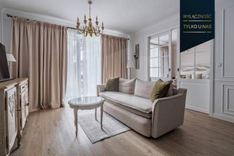 Stylowy apartament z halą garażową i tarasem