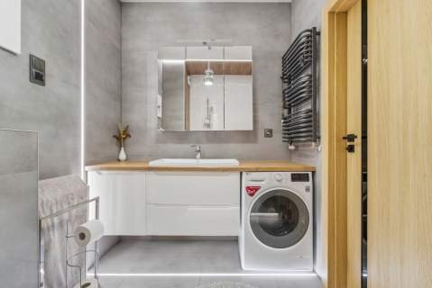 3 POKOJE BLISKO WSZYSTKIEGO 57 M2 KATOWICE WITOSA