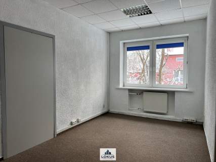 Samodzielny budynek usługowy 175 m2 z parkingiem