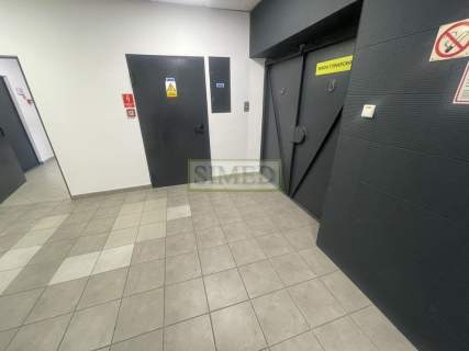 Nowoczesny biurowiec pofabryczny dostep24h parking