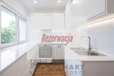 Rozkładowe M3 z balkonem na ogrodzonym terenie