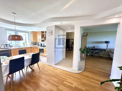 4 pokoje Os. Kuchnia-jadalnia Balkon Piwnica