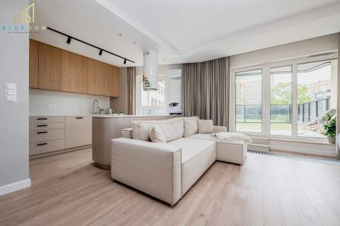 Luksusowy apartament z prywatnym ogrodem w prestiż