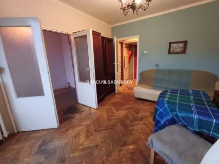2 pokoje z balkonem Os. Kolorowe Do Remontu