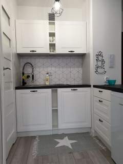 Kawalerka I piętro umeblowana do zamieszkania