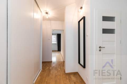 3 pokoje/ ul. Bonifraterska/ 61 m2/ od 01.08