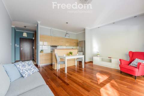 3 pokoje, balkon 30m2, garaż, ul. Rydygiera 15.