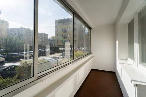 lokal na biuro, 64m2 na parterze,parking tramwaj
