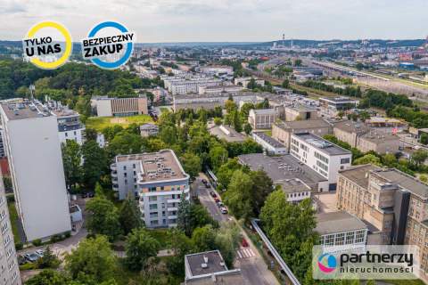2 pokoje z dużym tarasem i miejscem postojowym