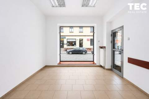 Lokal handlowy w centrum, duży ruch, witryna