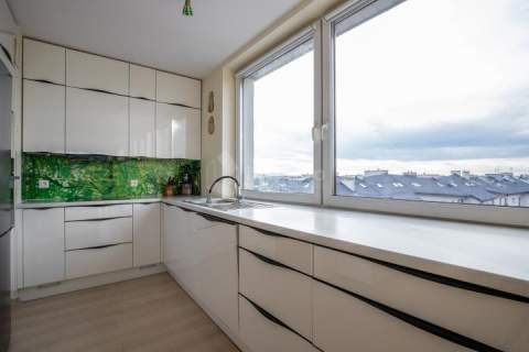 Przestronny apartament 116m2. z dużym tarasem.
