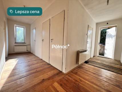 Dom z dwoma mieszkaniami. Duża działka 0,25 ha