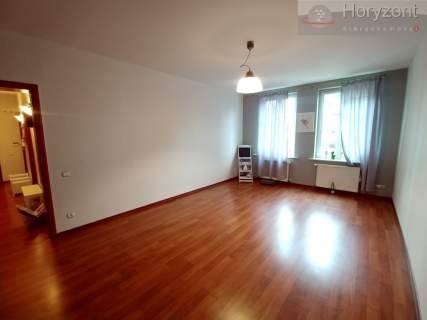 Parter domu 5pok. 131m2 kawalerka 25m2, Pogodno