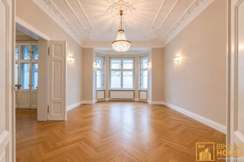 PIĘKNY LOKAL W PRESTIŻOWEJ KAMIENICY