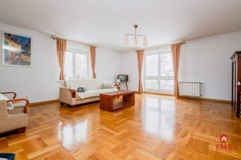 Posiadłość 2500m2 Zadbany Dom z Lasem