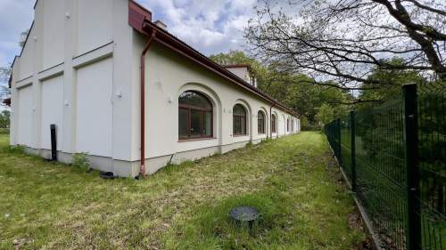 ZABYTKOWA STAJNIA CUGOWA Z XIX WIEKU 623 m2 POTE