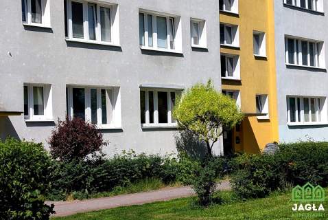 Bielawy 49m2 blok parter loggia cegła do remontu