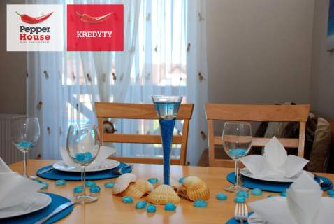 Dwupoziomowy apartament nad morzem z basenem