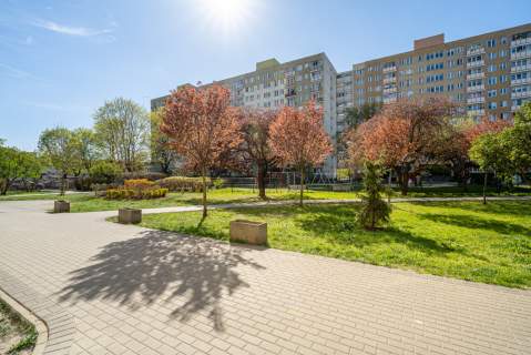 3 pokoje z balkonem 800 m od metra Kondratowicza