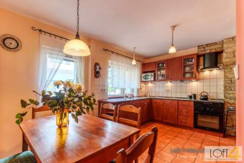 Dwupoziomowy apartament z ogrodem - osiedle Wólki