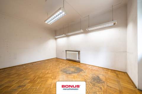 Dom na Woli - czytelny adres - pod firmę