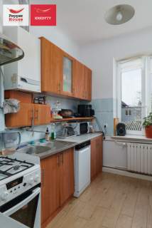 Dom podzielony na trzy niezależne mieszkania