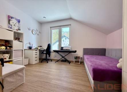 Wygodny Dom Na Obrzeżach Miasta
