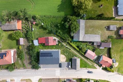 Budynek z 4 lokalami usługowymi