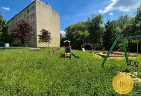 Niski Blok, duży Balkon , Nowa Kuchnia 2 Pokoje