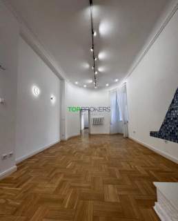 Trzy pokoje bez mebli blisko centrum