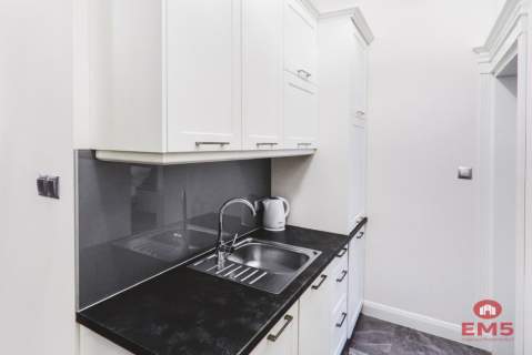 Dwupoziomowy Apartament z Panoramą na Jezioro
