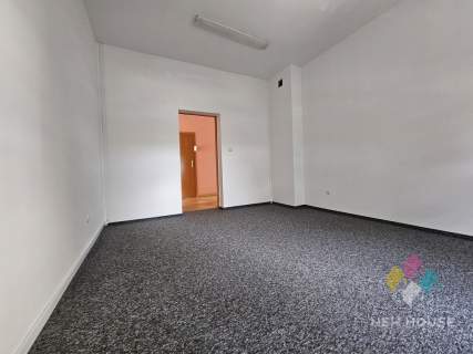 Lokal biurowy 16 m2, parking, atrakcyjna cena