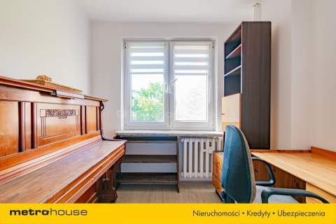 4 pokoje po generalnym remoncie Balkon Parking