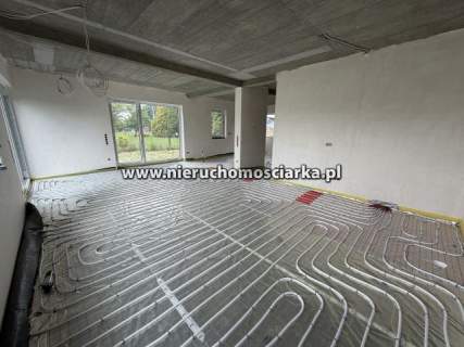 Nowy dom o bardzo funkcjonalnym układzie 207 m2
