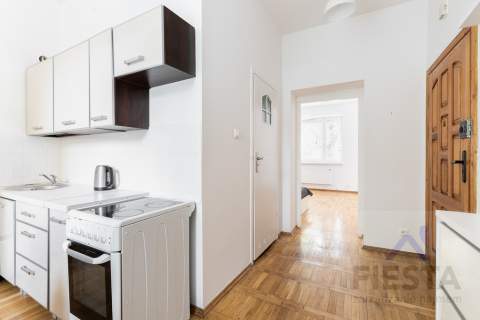 Warszawa-Praga Płd.-Dubieńska-pokój z kuchnią