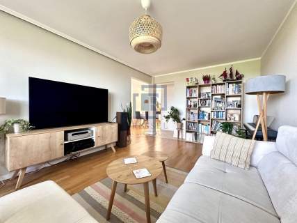 4 pokoje Os. Kuchnia-jadalnia Balkon Piwnica