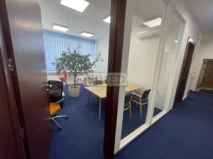 Wysoki standard,recepcja,dostęp24h,parking,ochrona