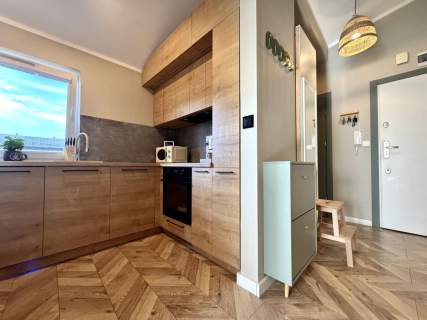 Osobna kuchnia/Klimatyzacja/Balkon 9m2/ Piwnica 7m
