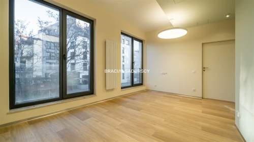 Lokal wykończony/ 108m2/ świetna lokalizacja
