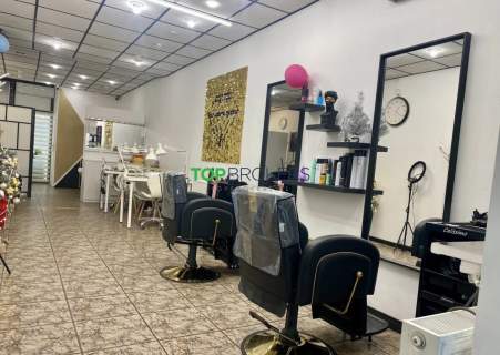 Lokal z witryną, gotowy do działania