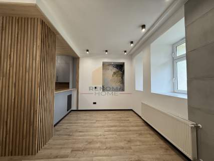 88m2 / Parter/Piękna kamienica ogródek z altaną