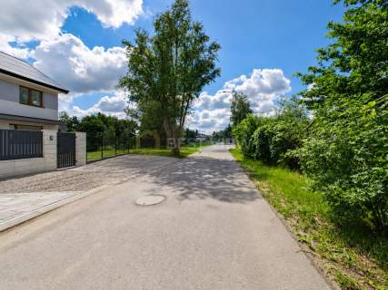 Dom 200 m2/duża działka / 2-stanowiskowy garaż /