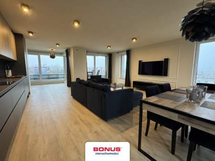 Przestronny apartament 157,23m2 z dużym tarasem.
