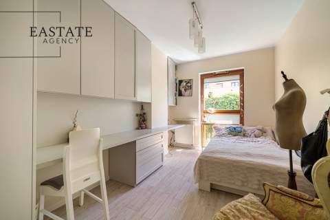 Apartament z ogrodem i garażem na zamkniętym osied